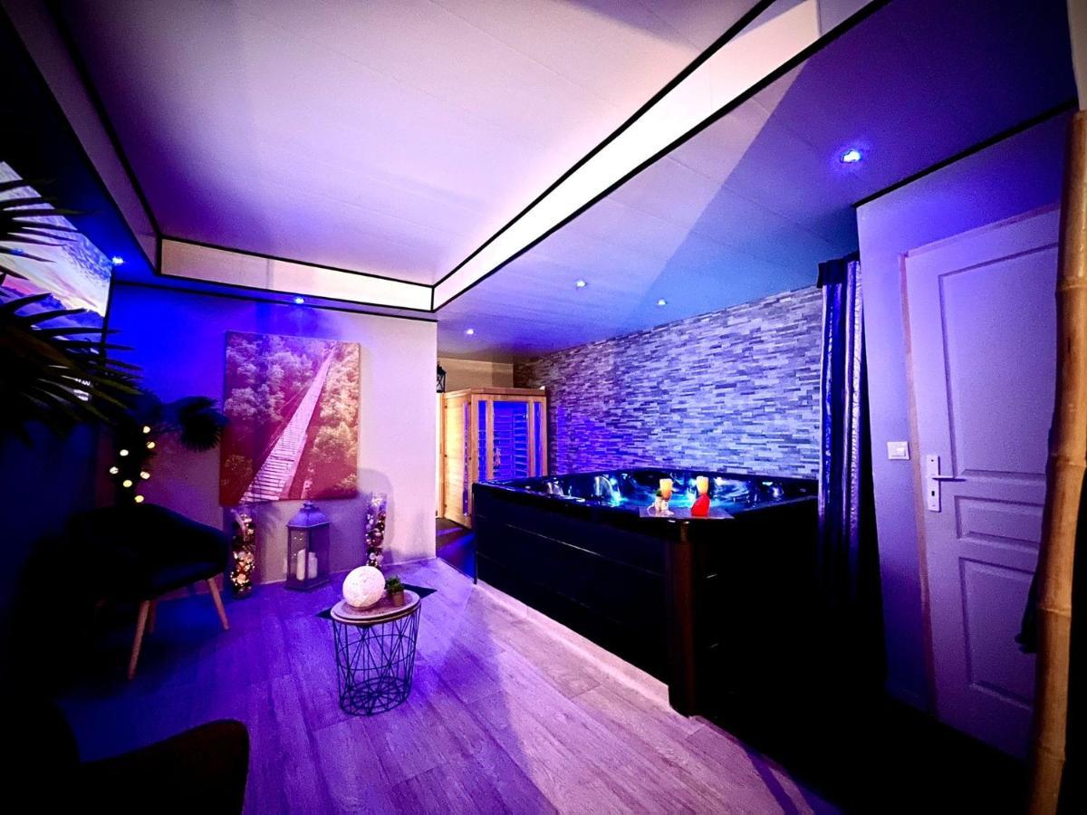 Logement Privatif Avec Jacuzzi Bergues Exterior foto