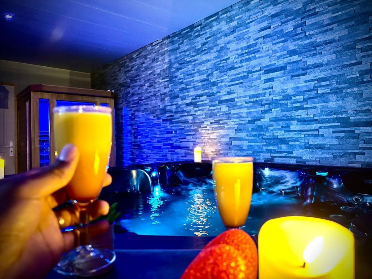 Logement Privatif Avec Jacuzzi Bergues Exterior foto