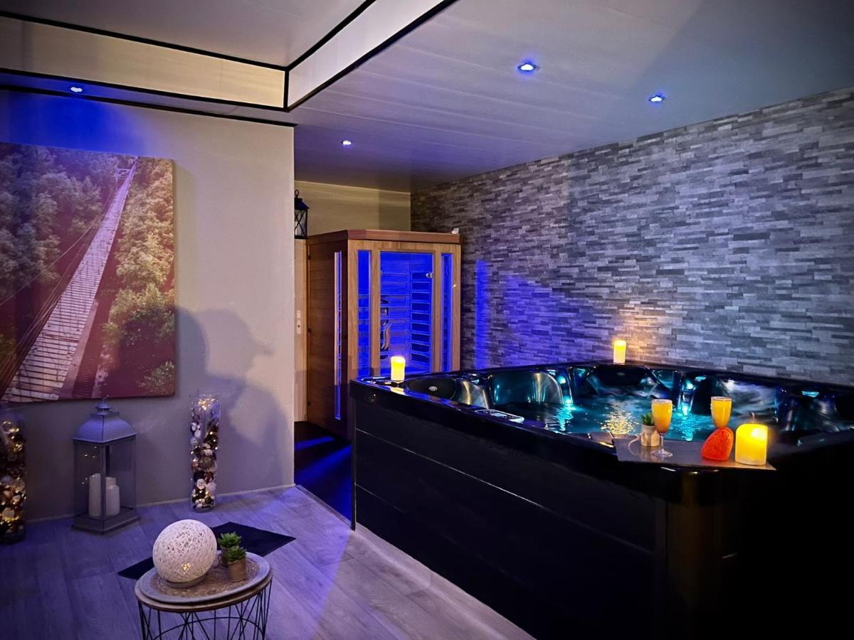Logement Privatif Avec Jacuzzi Bergues Exterior foto